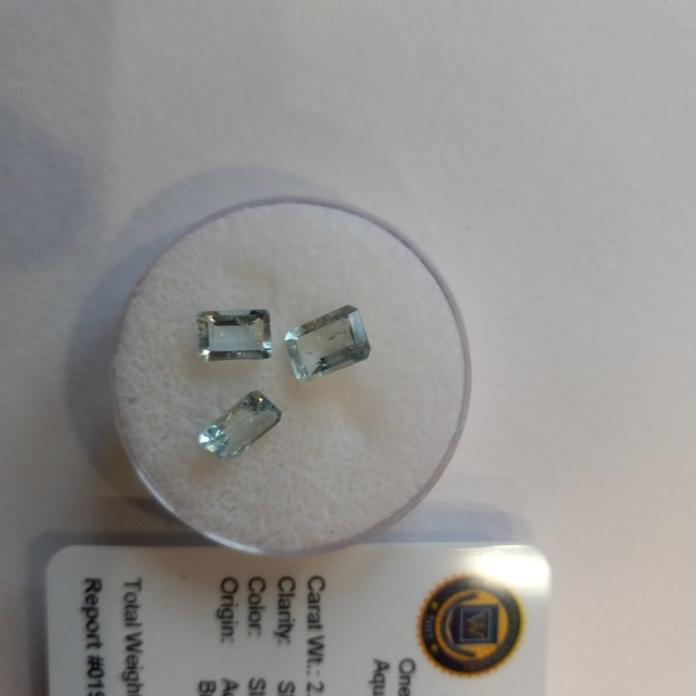 Beautiful aquamarin gems